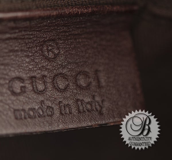 GUCCI Monogram Guccissimma Leather Flat Messenger Bag For Sale 5