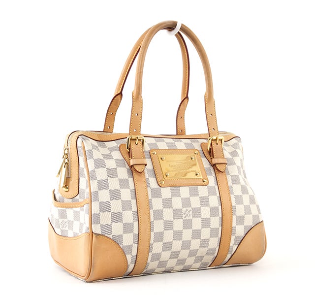 This is an authentic LOUIS VUITTON Damier Azur Berkeley Speedy Bag Purse. Done in the popular Damier Azur canvas, this beautiful piece features vachetta leather handles and trim with gold hardware. A gold plated plate with the Louis Vuitton logo