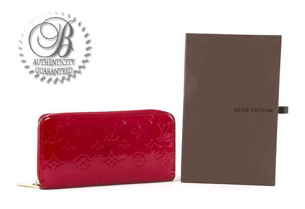 Louis Vuitton Monogram Vernis Pomme d' Amour Red Zippy Clutch Wa 4
