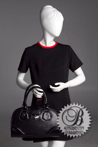 LOUIS VUITTON Black Epi Bowling Montaigne GM Bag For Sale 5