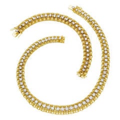 Diamond
Gold Necklace
Bracelet Set Diamond
Gold Necklace
Bracelet Set