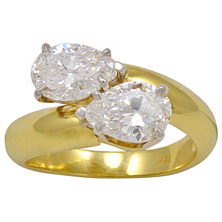 Stylish Pear Shape Diamond Ring For Sale