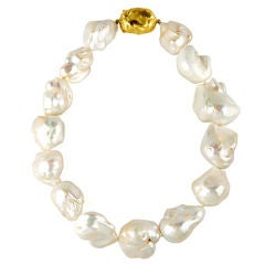 EMMA QUIST Baroque Pearl Gold Necklace with Baroque Clasp