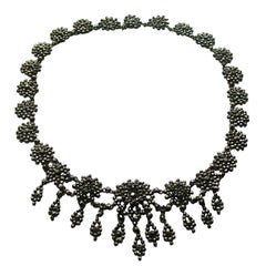 Antike Halskette aus geschliffenem Stahl