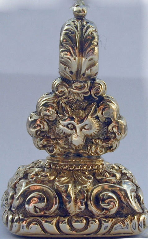 15K gold cased fob decorated with a fox head embellished with elaborate chasing. Wonderful on a long chain or charm bracelet.