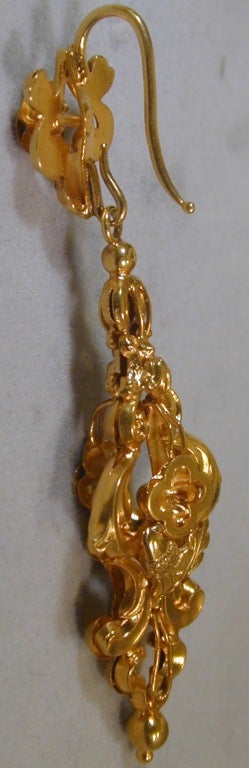 Antique Gold Ornate Drop Earrings In Excellent Condition In Baltimore, MD