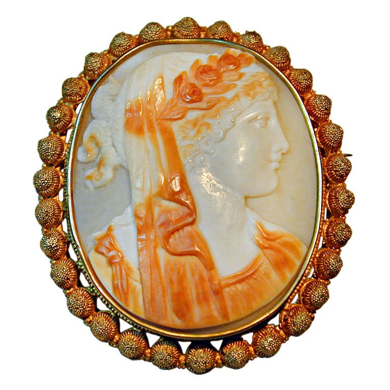 Antique Shell Cameo Brooch of a Young Woman For Sale