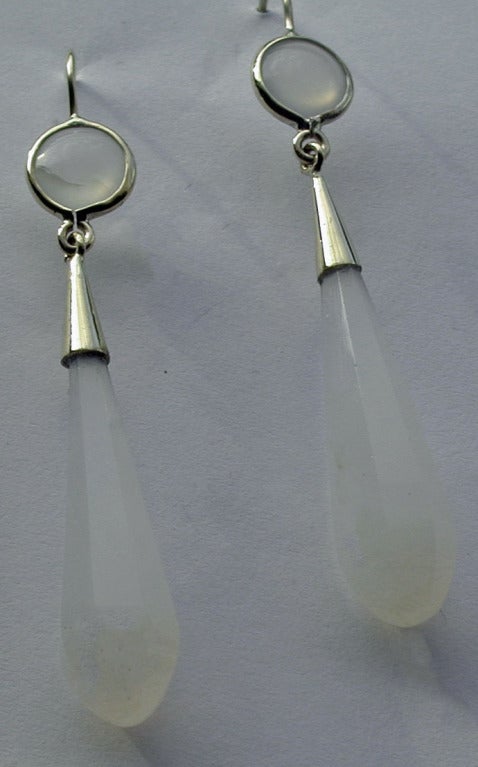 Antique Chalcedony Pendeloque Earrings In Excellent Condition In Baltimore, MD
