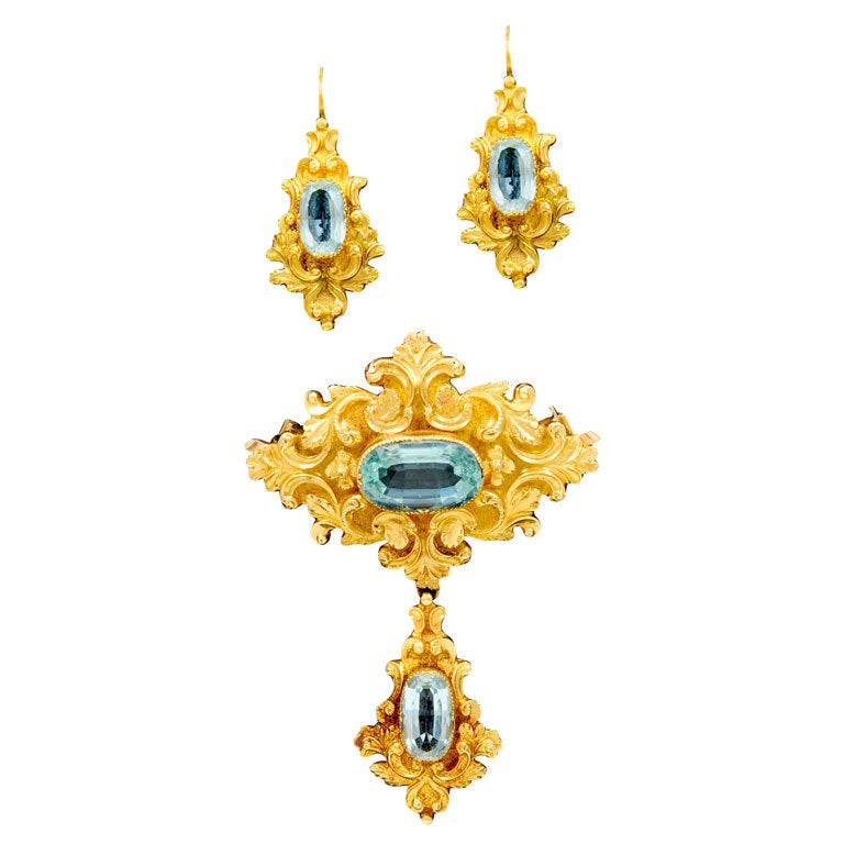 Stunning Georgian Aquamarine Gold Brooch and Earrings Suite