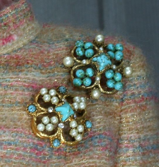 Broche quadrilobée Renaissance de Chanel en vente 1