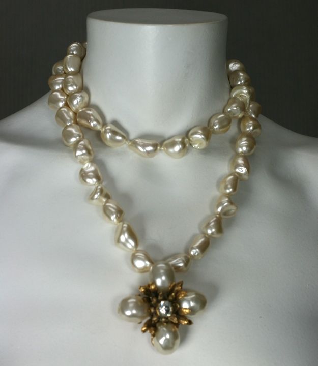 Chanel Baroque Pearl Pendant Brooch In Excellent Condition For Sale In Riverdale, NY