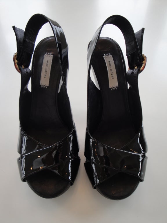 Marc Jacobs black patent architectural platform heel. Eu.361/2