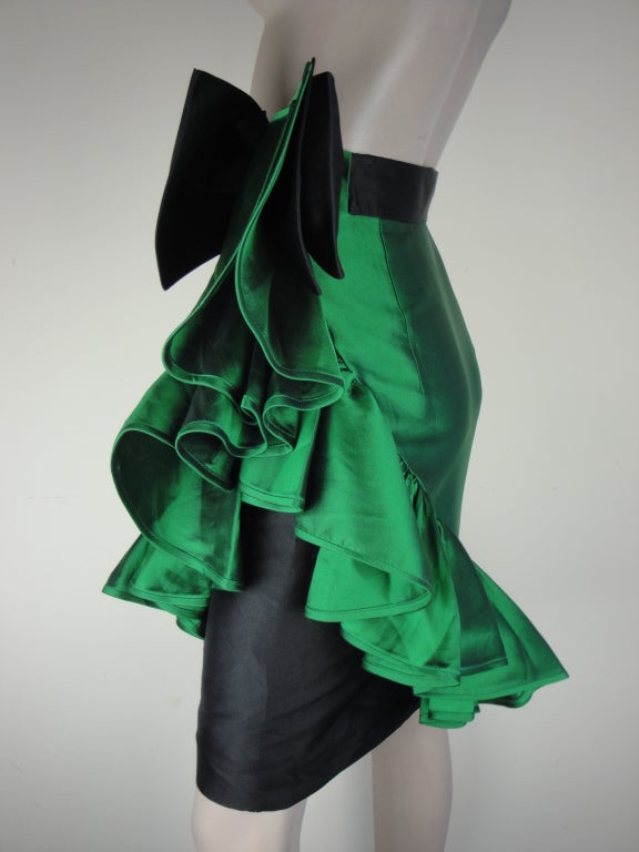 Valentino Night 1980's emerald green and black ruffled skirt with side zip.
