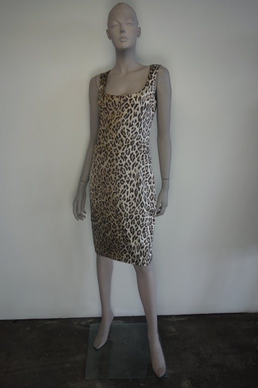 Dolce & gabbana sleeveless leopard print sheath dress, back zip and fully lined.