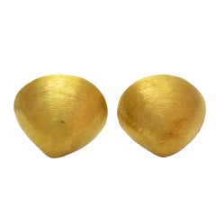 Trianon Gold Shell Earrings