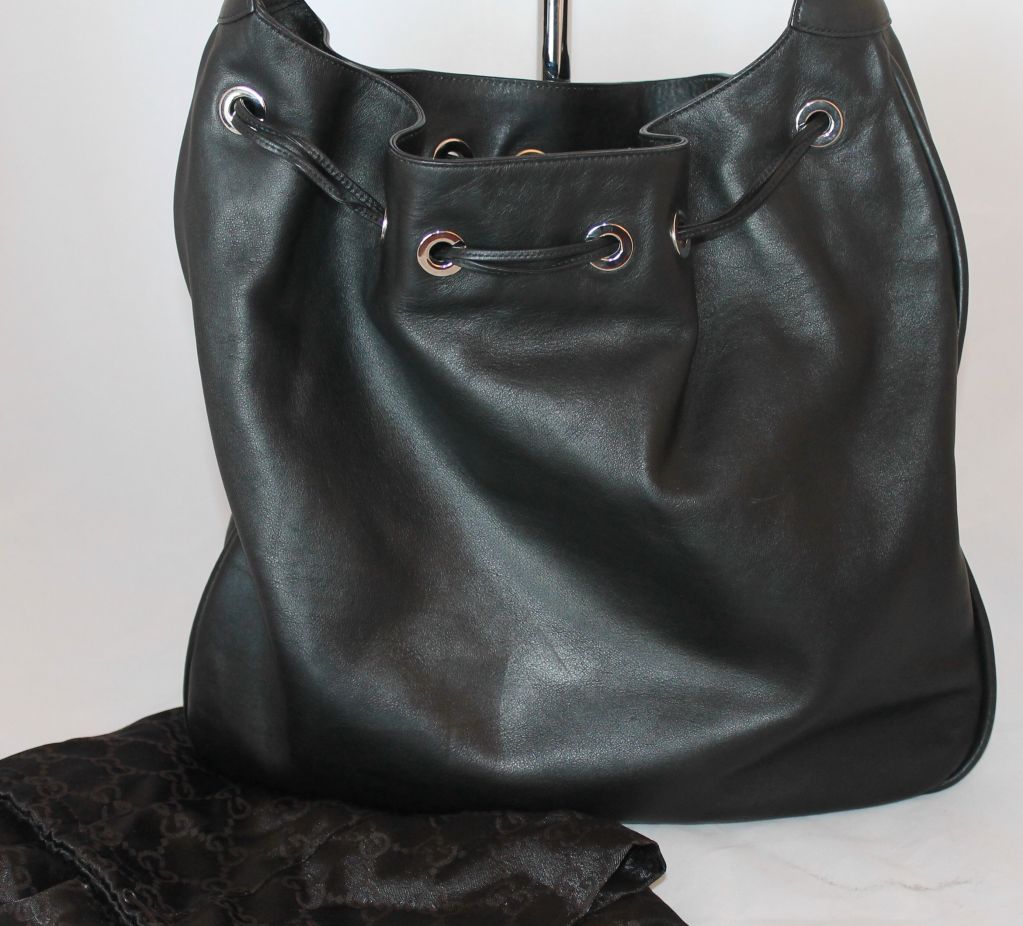 Gucci Bamboo Handle Black Leather Hobo Handbag at 1stdibs