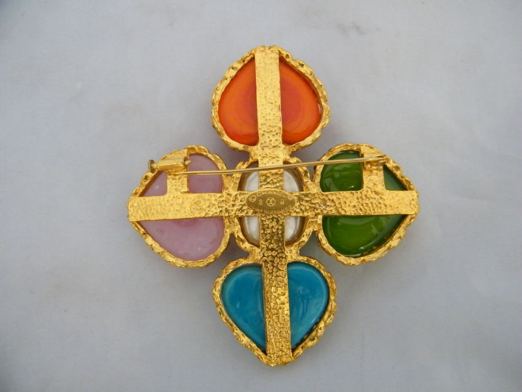 chanel gripoix brooch