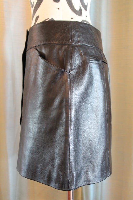 Chanel Black Leather Mini Skirt with Enamel Buttons -38 In Excellent Condition In West Palm Beach, FL