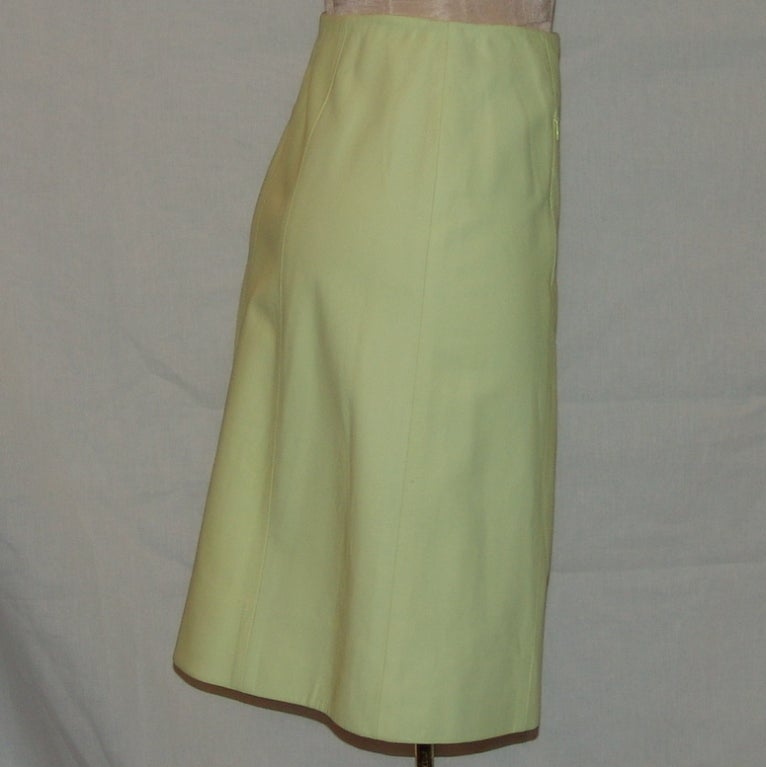 Beige Chanel - Jupe portefeuille en cuir chartreuse clair - taille 36 - 04C - NWT  en vente