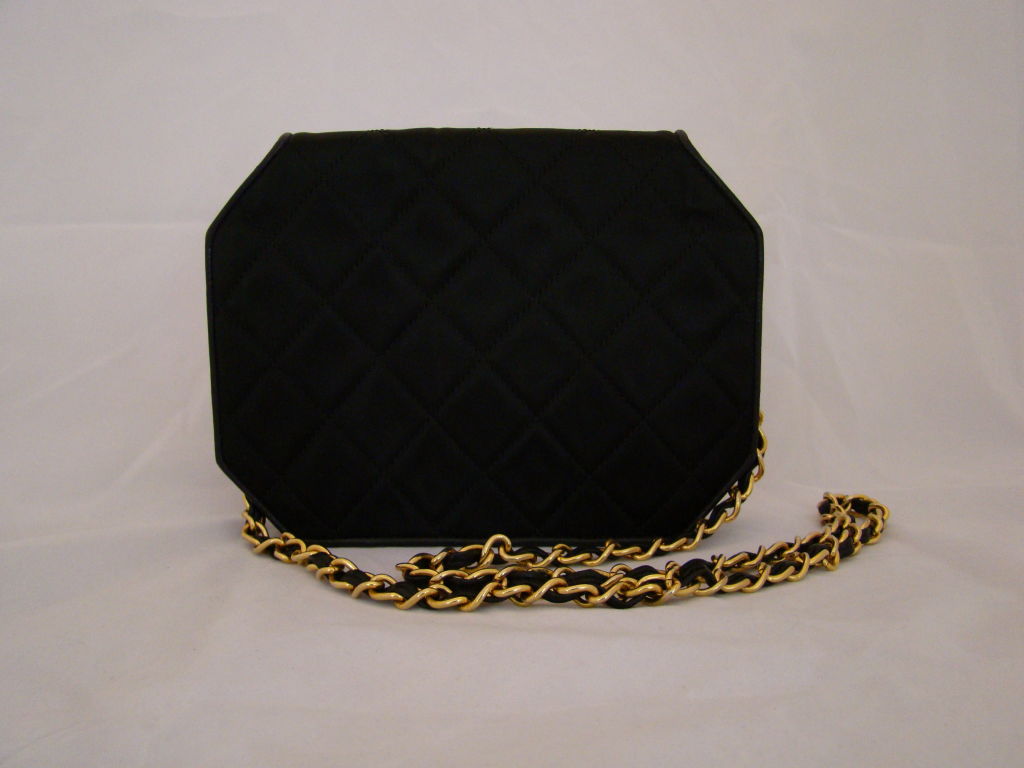 chanel hexagon bag