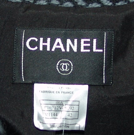 Chanel Herbst 2000 Blau Graue und schwarze Tweed-Jacke mit Paillettendetails - Größe 42 Damen im Angebot