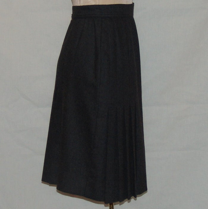 Chanel grey wool skirt with pleats at the bottom.  Length 23