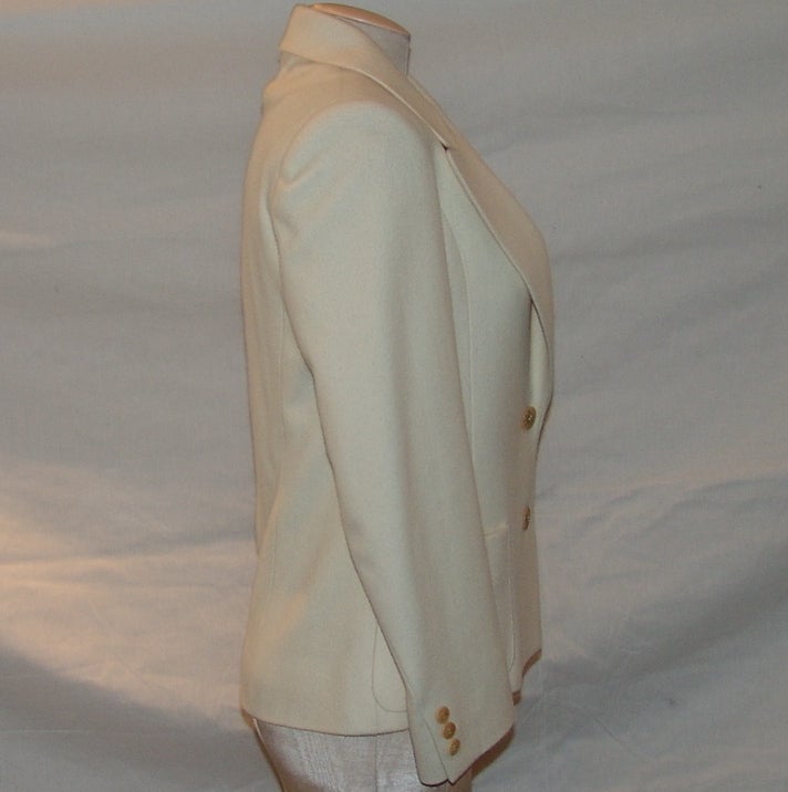 Hermes vintage ivory cashmere jacket - size 38, Never worn, with tags. Single breasted with 2 front buttons, and three front pockets. This jacket is in excellent vintage condition. Measurements are as follows:
length 25
