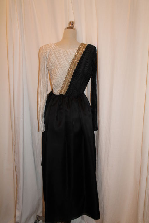 Women's Vintage Mary McFadden Black & Ivory pleated Gown-4