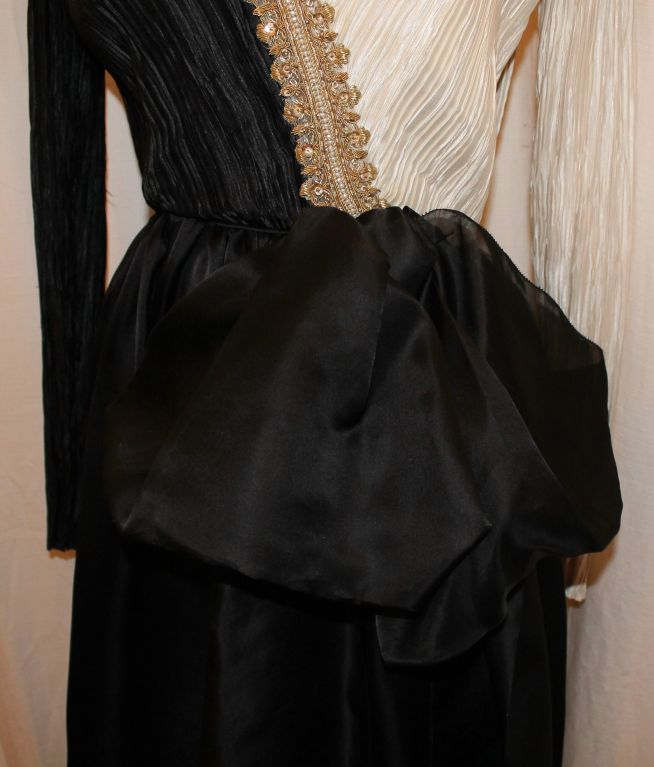 Vintage Mary McFadden Black & Ivory pleated Gown-4 1