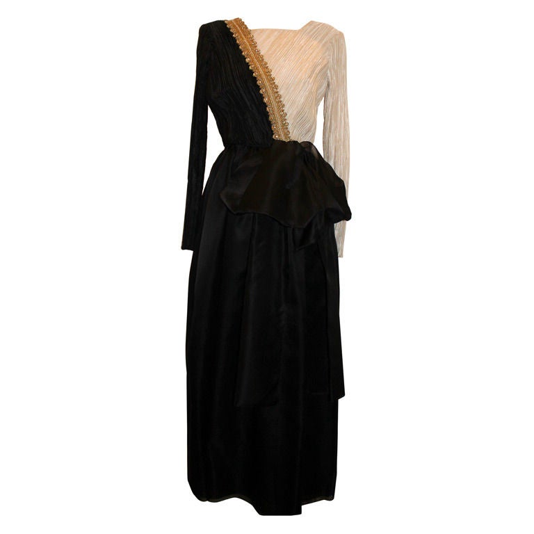 Vintage Mary McFadden Black & Ivory pleated Gown-4