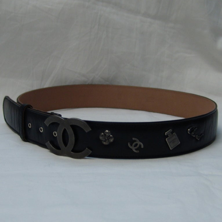 Chanel black leather belt, size 36 adjustable.