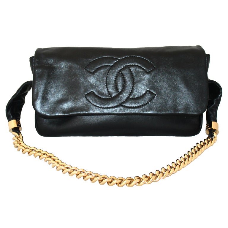 Chanel Black Lambskin Shoulder handbag w/ Large Gold Link strap at 1stdibs