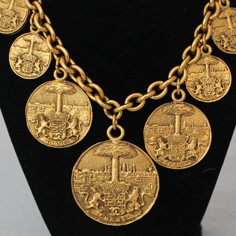 70's medallion necklace