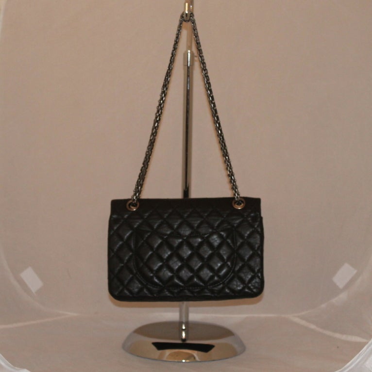 Chanel Bolso Negro Edición Limitada Lucky Charms en Excelente Estado en West Palm Beach, FL