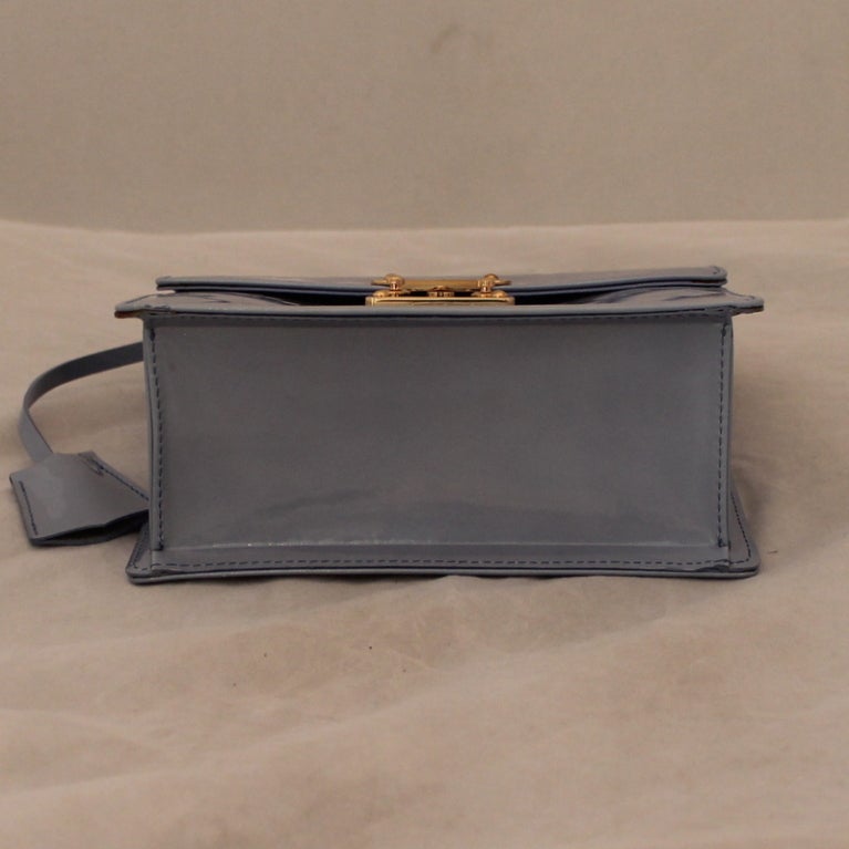 Louis Vuitton Periwinkle 2002 Vernice Kelly Handbag In Excellent Condition In West Palm Beach, FL