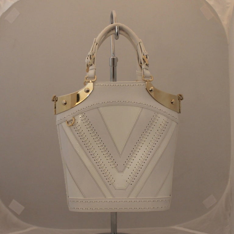 Versace White Handbag with GHW Spring 2007 In Excellent Condition In West Palm Beach, FL
