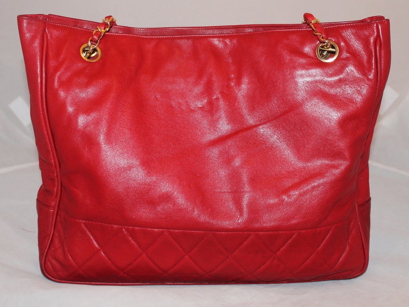 Chanel Vintage Red Lambskin Tote - GHW - Circa 70's In Good Condition In West Palm Beach, FL