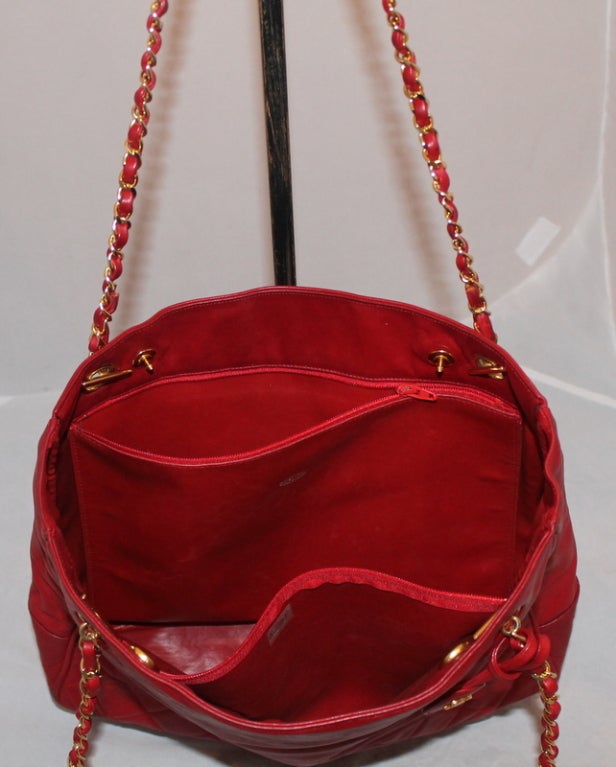 Chanel Vintage Red Lambskin Tote - GHW - Circa 70's 2