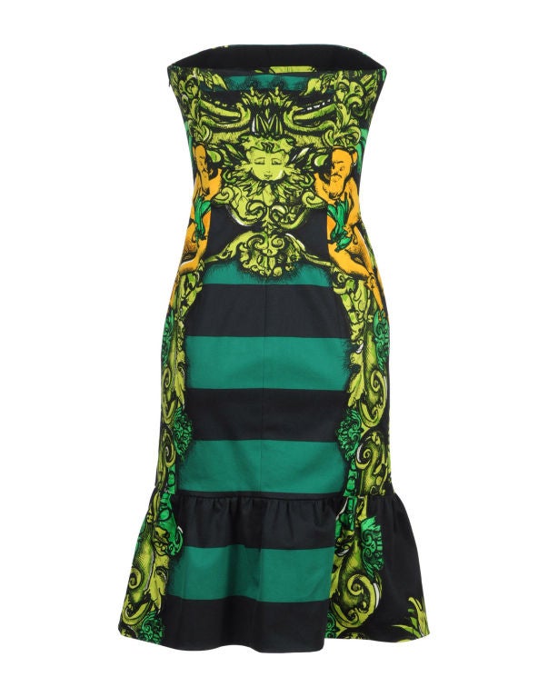 PRADA STRAPLESS BAROQUE PRINTED DRESS

Most coveted dress ever! This dress was featured on the pages of every fashion magazine in the world! Sold out everywhere! 

Size 40 - US 4

Brand new!