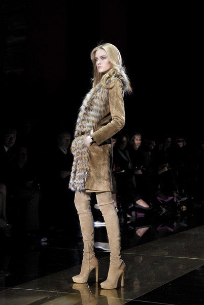 GUCCI SUEDE LEATHER COAT WITH HAND WOVEN FOX FUR 5