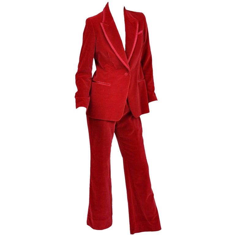 A/W 1996 Vintage Tom Ford for Gucci Iconic Red Velvet Tuxedo Suit at 1stDibs | gucci red velvet suit, tom ford gucci suit, tom ford velvet suit