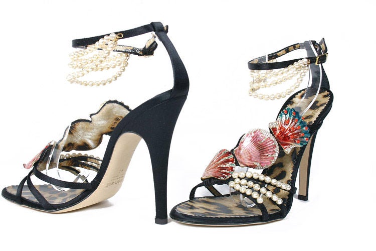 Women's Roberto Cavalli Black Shoes with Enamel Sheashells and Pearls 40