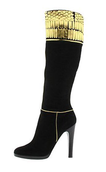 ROBERTO CAVALLI BOOTS

Add some sparkle to your wardrobe with this sexy knee high boot

Embellished with gold metallic paillette and gold piping
Black suede upper
Smooth leather lining
Partial inside zip for easy on/off
4 3/4