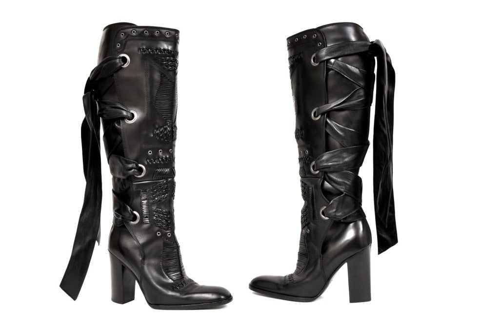 TOM FORD for YVES SAINT LAURENT BLACK LEATHER BOOTS

F/W 2001

The boots are featured in UK's Fashion Museum in Bath!

A display model. Excellent condition. Minimal wear.

Size 35.5