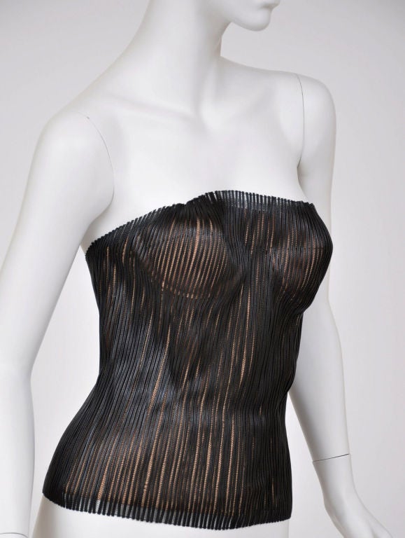 Tom Ford for Gucci Tulle and Patent Leather Corset

Spring/Summer 2001

Size 40

Mint Condition