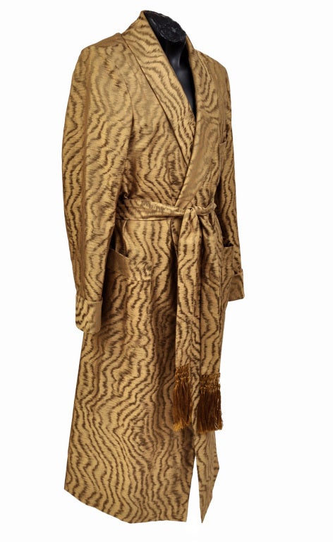 To those who require nothing less than absolute luxury here's TOM FORD SILK ROBE.

100% silk
Fully lined
Long sleeves
Two pockets
Tasseled belt
Cuffs 
Made in Italy
Retail price is $4,530.00

Size: Small