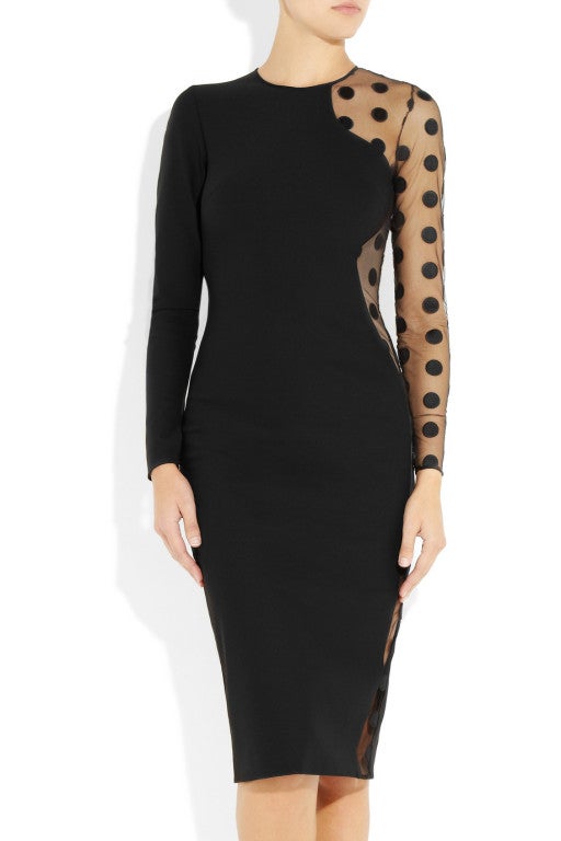 BRAND NEW 

 Stella McCartney

 DRESS


With sheer polka-dot tulle panels and a seductive body-con fit, Stella McCartney's 'Lucia' dress was one of the stars of her elegant fall collection.

Kate Winslet, Jane Fonda, Jennifer Lopez and many