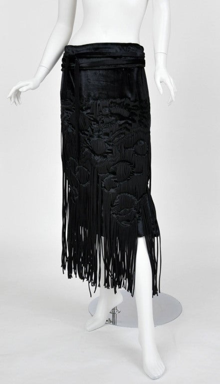 Tom Ford for Yves Saint Laurent black velvet skirt with fringe

FR size 36 - US 4

Excellent