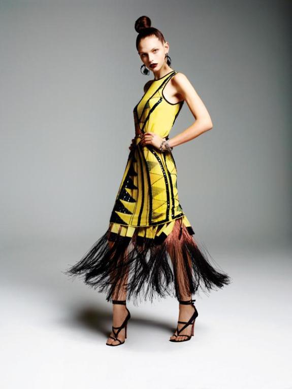 New ETRO S/S 2012 COLLECTION DECO-INSPIRED HAND-EMBELLISHED SILK FRINGE DRESS

ITALIAN SIZE 46 OR US 10

COLOR – YELLOW/GREEN

100% SILK-GEOGRETTE

DECO-INSPIRED BLACK CRYSTALS AND MULTICOLORED BEAD EMBELLISHMENT

MINT SILK-CREPE FRINGED