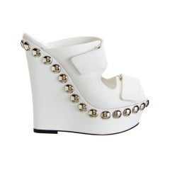 New GIAMBATTISTA VALLI WHITE LEATHER STUDDED PLATFORM SHOES 7